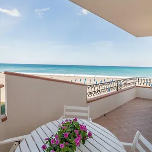 https://villa-liliana-naxos-beach-apartment.sicilyhotelsitaly.net